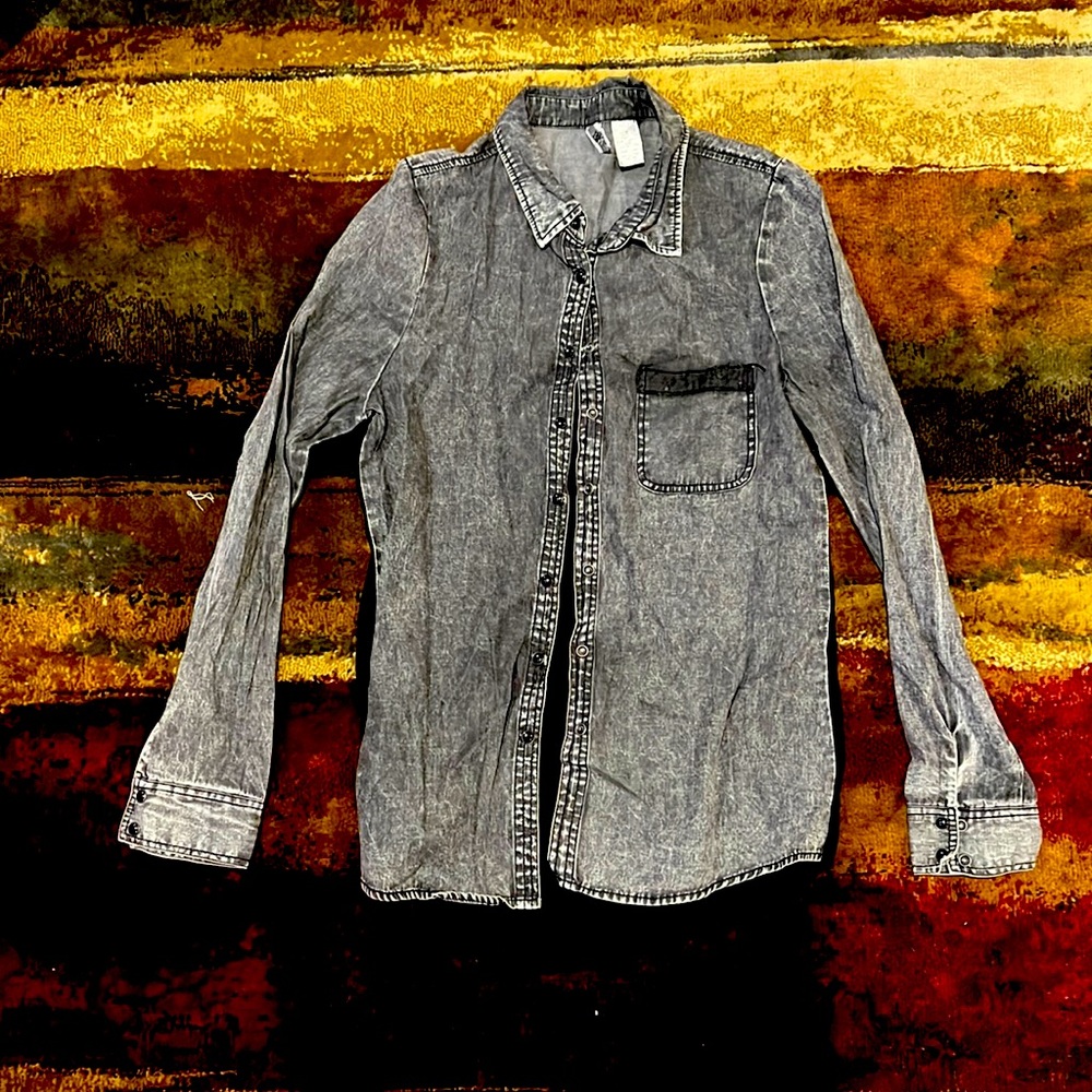Small BKE long sleeve button up shirt